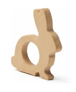 Anneaux de serviette personnalisés en bois de tilleul massif avec nom sur mesure, style rustique campagnard, pour mariage, printemps, écologique - Product Image 1