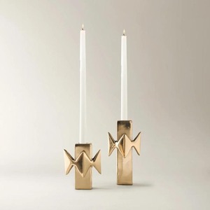 Candelabro Moderno de Metal Dorado con Diseño Geométrico, Portavelas Cónico Abstracto con Puntas, Soporte para Velas de Pilar, Decoración Única y Lujosa para el Hogar, Bodas y Mesas - Product Image 1