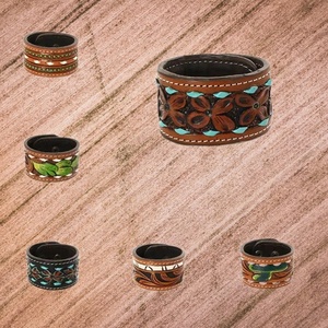 Cowgirl Desert Dreamer Bracelet en cuir brut tricoté à la main Western Vibes Bracelet en cuir repoussé à la main - Product Image 3