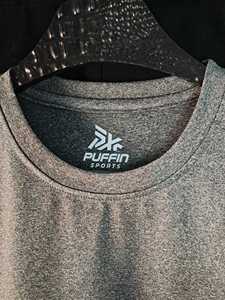 Camiseta Deportiva de Manga Corta para Hombre PUFFIN SPORTS, Corte Regular, Cuello Redondo, Tejido de Punto, Secado Rápido, Logotipo Deportivo con Impresión de Silicona - Product Image 4