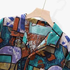 Chemises Hawaïennes Homme Personnalisées OEM de Haute Qualité à Imprimé Floral, Manches Courtes, Décontractées, Respirantes et Infroissables pour l'Été - Product Image 2