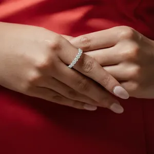 Anillo de Diamantes de Corte Redondo con Engaste en Cesta y Media Eternidad, Joyería Fina, Anillo de Diamantes para Uso Diario de Proveedor Indio - Product Image 5