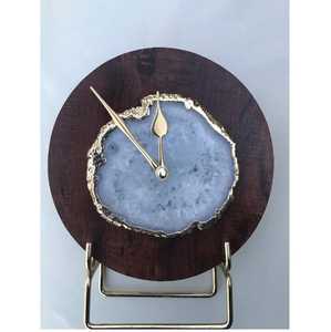 Horloge en pierre naturelle avec cadre métallique, aiguilles dorées, style minimaliste artistique contemporain pour la maison ou le bureau - Product Image 3