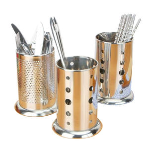 Portacubiertos artesanal de metal, juego de tres con acabado plateado para una cocina organizada. - Product Image 5