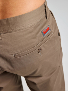 กางเกงชิโน่ผู้ชายทรงสลิมฟิต ผ้าสเตรช ใส่สบาย เหมาะสำหรับธุรกิจและลำลอง น้ำหนักเบา - Product Image 2