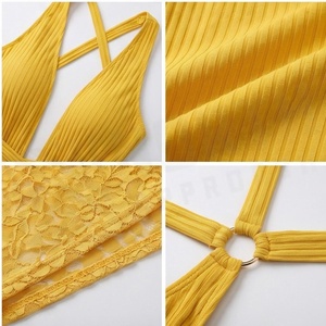 Traje de baño de una pieza con cuello en V profundo y espalda descubierta, color amarillo, con cintura con cordones y falda inferior de encaje. - Product Image 5
