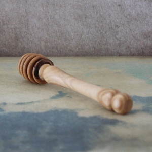 Cuillère à miel artisanale en bois d'olivier : Décoration de cuisine de Jérusalem - Product Image 5