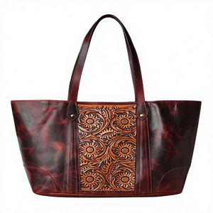 Sac à bandoulière vintage en cuir véritable pour femme - Léger, spacieux, avec chaîne, multi-usages pour le shopping et les voyages, fabriqué au Maharashtra - Product Image 1