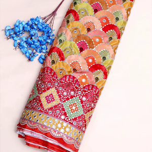 Tissu en crêpe naturel rouge à motifs géométriques miroir, avec bordure épaisse, pour Kurti de créateur et tissu pour robe ethnique - Product Image 1
