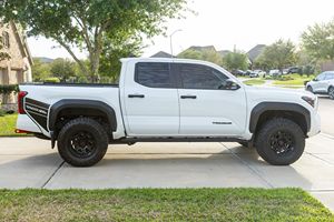 Hot Selling Used 2024 To yo ta Tacoma TR D Off-Road Double Cab 4x4 LHD/RHD - Product Image 2