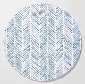 Elegante Tabla de Cortar Redonda con Diseño de Espiga en Azul y Blanco con Orificio para Colgar - Product Image 1