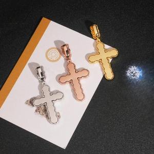 Collier tendance personnalisé style hip-hop en argent 925 plaqué rhodium avec pendentif croix de Jésus en moissanite et diamants, cadeau religieux chrétien - Product Image 3