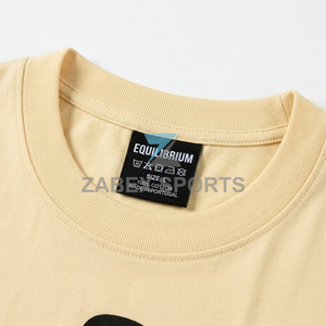 Ensemble T-shirt et short personnalisés OEM avec impression graphique pour hommes – Vêtements de sport de qualité supérieure – T-shirt en coton oversize pour hommes et short assorti - Product Image 4