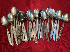 Mismatched Stainless Steel Cutlery Dinner Knifes Dinner <b>Forks</b> Dessert <b>Forks</b> // Tablespoons Teaspoons Large Selection - Product Image 3