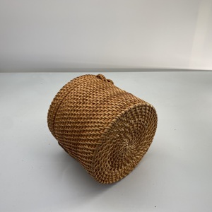 Caja de pañuelos redonda de ratán natural tejida a mano de alta calidad con tapa conveniente, artículo caliente al mejor precio de cajas y contenedores de almacenamiento de Vietnam - Product Image 4