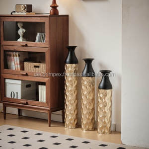 Jarrón de suelo de metal de gama alta para decoración de interiores de lujo y estilo para interiores de casas y Hoteles únicos a los mejores precios - Product Image 3