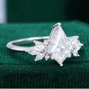 Bague de fiançailles de créateur en argent sterling avec coupe marquise fantaisie certifiée et bague en diamant Moissanite VVS taillée en losange - Product Image 4