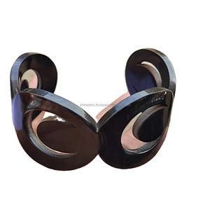 กำไลข้อมือสำหรับผู้หญิงคุณภาพสูงทันสมัยทำมือเป็นมิตรต่อสิ่งแวดล้อมสีดำและสีขาว - Product Image 5