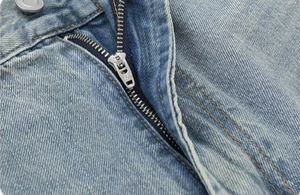 Jean déchiré coupe droite pour homme, taille haute, coupe ample, denim délavé, style décontracté printemps, tissu en coton délavé clair - Product Image 3
