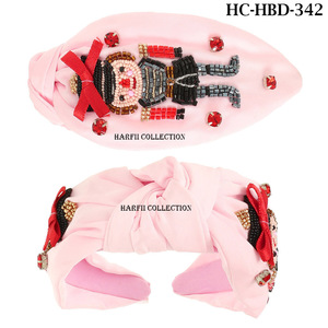 ที่คาดผมประดับลูกปัดทำมือสไตล์ซานต้าสำหรับผู้หญิง ผ้าสีชมพูพรีเมียม เครื่องประดับผมสำหรับงานเทศกาลและงานปาร์ตี้ - Product Image 4