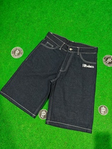 Shorts en jean personnalisés avec logo brodé sur la poche arrière, style Y2K, bleu classique, pour hommes, coupe ample, denim selvedge, style hip-hop. - Product Image 4
