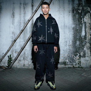 Ensemble survêtement deux pièces délavé à l'acide avec sweat à capuche personnalisé orné de strass et pantalon évasé - Product Image 6
