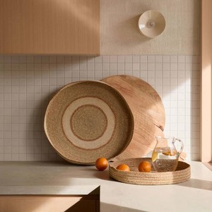 Meilleure Vente Plateau Rond Tressé en Jonc de Mer Couleur Naturelle Motif Anneau Écologique Plateau de Service Décoration Maison Fournisseur en Gros - Product Image 2