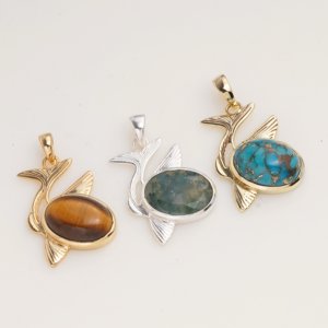 Pendentif Queue de Baleine en Turquoise Naturelle, Orné de Dorure, Bijou Artisanal Inspiré de l'Océan, Pierre Précieuse de Créateur, Cadeau Unique pour Femme - Product Image 2