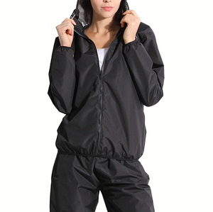 Chaqueta Deportiva Impermeable con Capucha para Mujer, Negra, de Spandex/Algodón, con Cierre, Manga Larga, Corte Regular, Estilo Deportivo de Invierno, Conjunto de 2 Piezas - Product Image 1