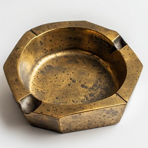 Classic Octagonal Metal Cigar Ashtray with Antique Finish Durable Design for Smoking Accessories - Product Image 1