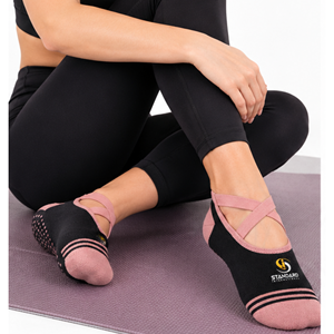 Calcetines de Ballet Antideslizantes con Logotipo Personalizado Bordado para Mujer, Calcetines de Yoga y Pilates con Tiras Cruzadas y Agarre de Silicona - Product Image 2