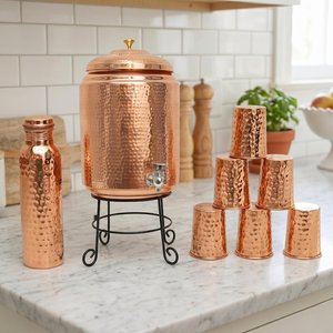 Distributeur d'eau en cuivre avec support et tasses, style vintage martelé fait main, pour la maison et les fêtes - Product Image 1