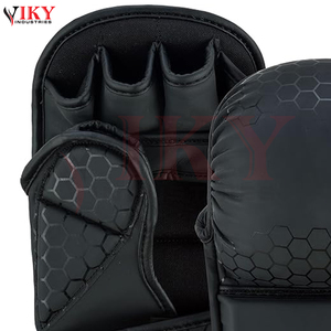 ถุงมือ MMA สำหรับฝึกซ้อมศิลปะการต่อสู้ วัสดุหนัง PU ครึ่งนิ้ว สีดำ ลายพิมพ์ดีไซน์แบบมีเท็กซ์เจอร์  ผู้ผลิตคุณภาพดี สินค้ามาใหม่ - Product Image 6