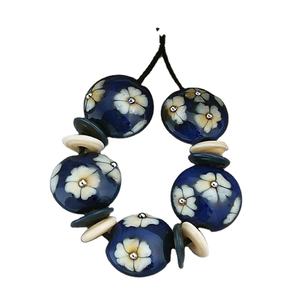 Perles en résine faites à la main de forme parfaite - Taille et couleur personnalisées pour la décoration de la maison, cadeaux, mariages, anniversaires, Noël - Product Image 2