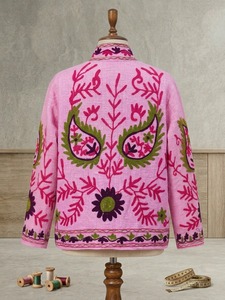 Chaqueta de Tela TNT Rosa Premium con Bordado Floral Multicolor Hecho a Mano para Mujer, Estilo Bohemio, Venta al Por Mayor - Product Image 2