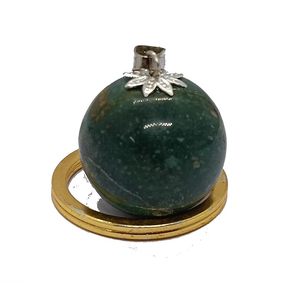 Colgante de Moda con Bola de Cristal de Hematita Natural Grabada de Gujarat - Product Image 4