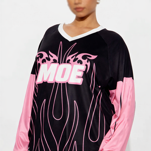 Camiseta de Fútbol Americano de Manga Larga para Mujer, Estilo Moderno y Lujoso, Talla Grande, Transpirable, Cuello en V, Estampado Personalizado - Product Image 1