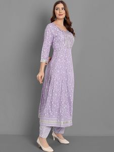 Ensemble Anarkali traditionnel en rayonne Twinfeet 3 pièces avec broderie pour les occasions de mariage et de fête en été et au printemps - Product Image 5