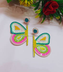 Pendientes de Mariposa Hechos a Mano con Cuentas de Semillas, Joyería Bordada, Diseño Clásico Colorido, Accesorios de Fiesta, Estilo Bohemio - Product Image 1