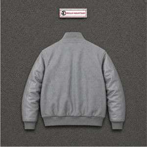 Maquette de veste universitaire grise personnalisée, vue de devant, style streetwear tendance, décontractée, universitaire, athlétique, coupe régulière, polyester et coton - Product Image 6