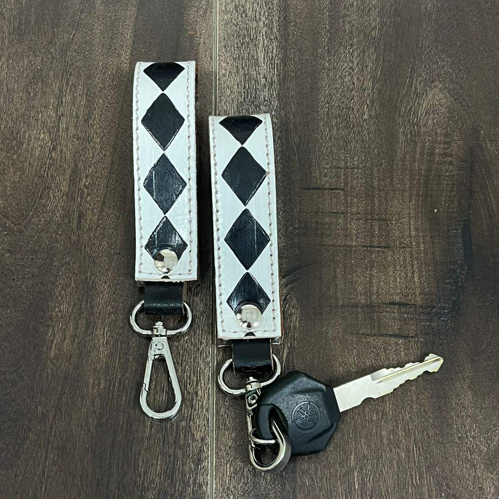 ลายตารางหมากรุกขาวดำ