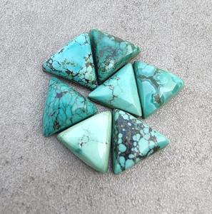 Turquoise tibétaine naturelle, forme triangulaire, cabochon, pierre précieuse calibrée, pierre précieuse en vrac pour bijoux - Product Image 1