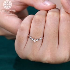 Bague de fiançailles pour femme Charm_Jewells en argent 925 avec moissanite taille coussin, motif végétal, style classique, sertissage à griffes, certifiée IGI - Product Image 5