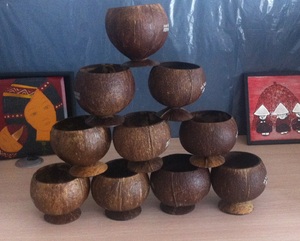 ถ้วยและชามสลัดทำมือจากเปลือกมะพร้าวธรรมชาติ 100% สีน้ำตาลธรรมชาติ รูปทรงกลม พร้อมสลักโลโก้ สำหรับใช้ในบ้านและร้านอาหาร - Product Image 4