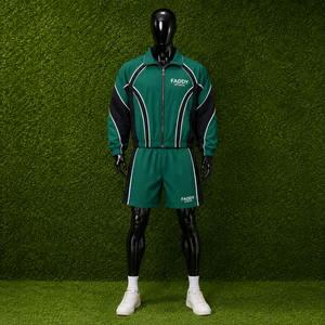 Conjunto Deportivo de Chaqueta y Pantalones Cortos de Nailon con Logotipo Personalizado al por Mayor, Ropa Deportiva para Gimnasio, Running y Entrenamiento - Product Image 2