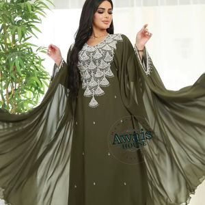 Venta al por mayor AWAIS HOUSE - Conjunto de lujo de 2 piezas para mujer musulmana, modesto, sencillo, de gasa lisa con cuentas, túnica de largo completo, corte A, para fiesta o boda - Product Image 3