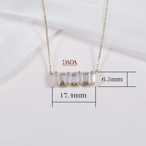 Collier pendentif barre baguette en or massif de luxe avec diamant de laboratoire pour femme, bijoux fins minimalistes, élégant pour mariage et anniversaire - Product Image 6