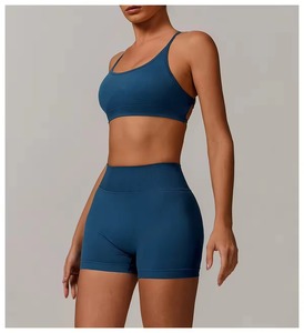 Ensemble de vêtements de sport pour femmes en gros personnalisé : soutien-gorge de sport et short taille haute avec poches, tenue 2 pièces pour la gym, l'entraînement et le yoga - Product Image 4