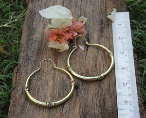 HARI OM CREATIONS Boucles d'oreilles créoles épaisses faites à la main, plaquées or rose, ornées de pierres naturelles, style tribal bohème, bijoux statement pour - Product Image 3