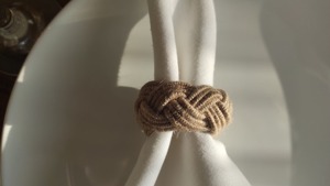 Anneau de serviette rond en jute, tissé à la main, en fibre naturelle, décoration de table pour salle à manger, maison, café, événement et style de table rustique, en provenance d'Inde - Product Image 5